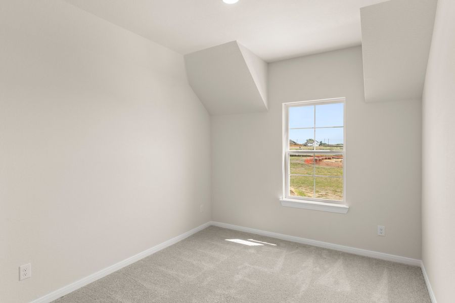 Spacious, unfurnished interior of a new home in Ten Mile Creek, Celina (Image 31).