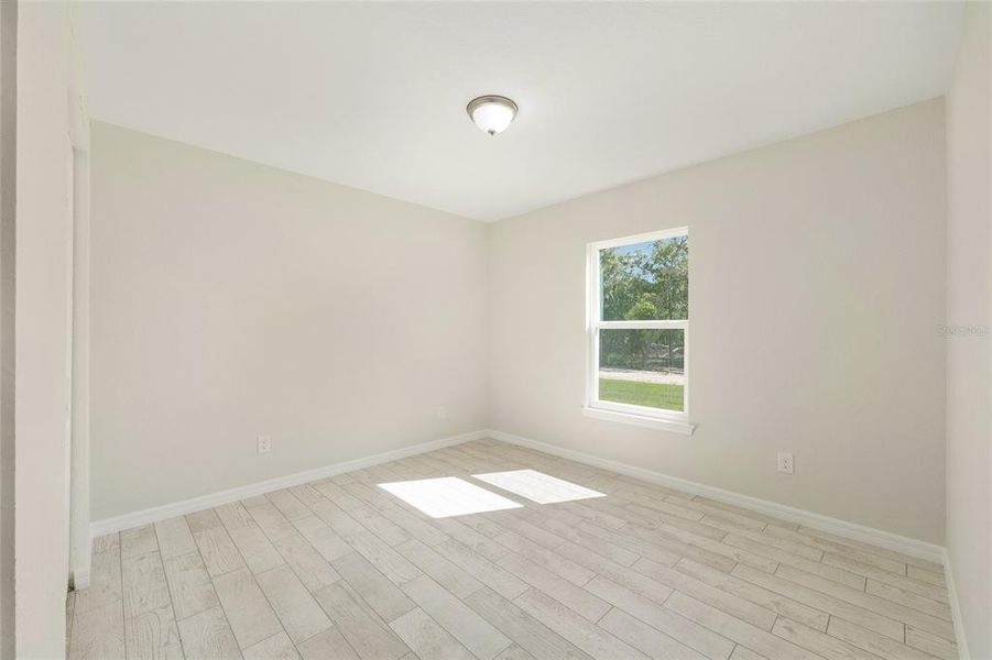 Spacious, unfurnished interior of a new home in , Ocala (Image 16).