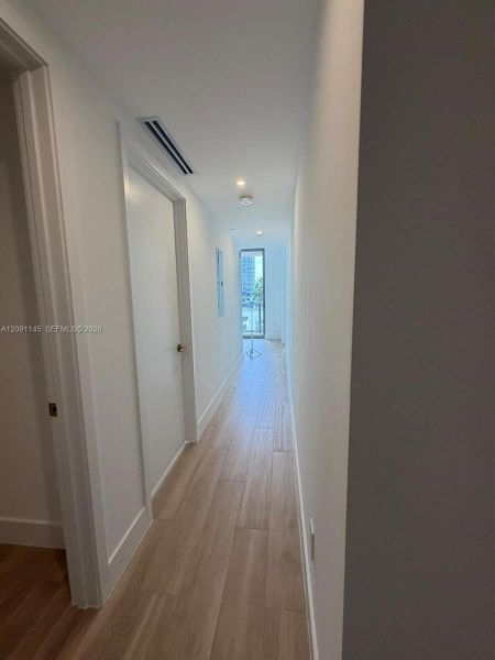 Spacious, unfurnished interior of a new home in , Miami (Image 13).