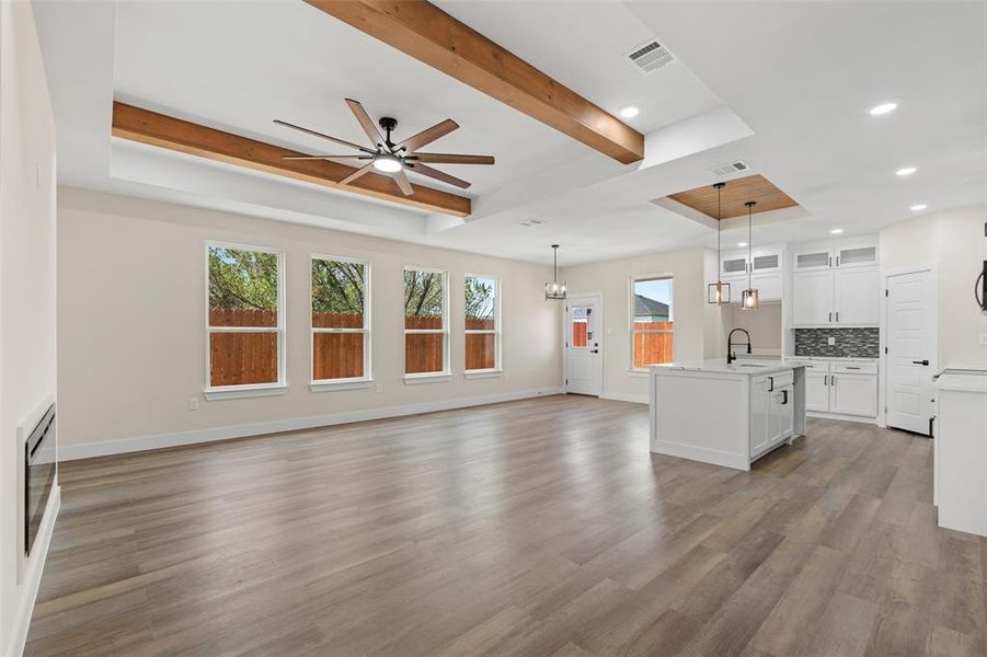 Spacious, unfurnished interior of a new home in , Granbury (Image 12).