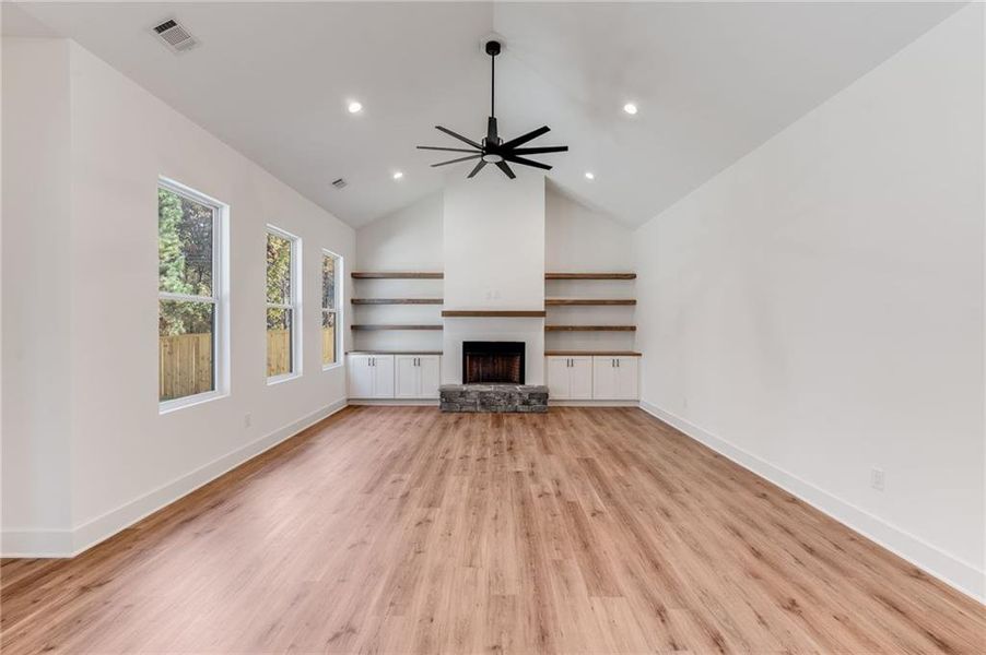 Spacious, unfurnished interior of a new home in , Dallas (Image 15).