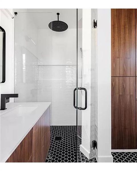 Lux stand up shower