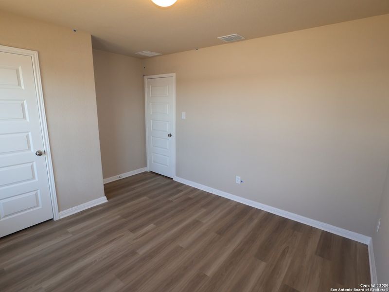 Spacious, unfurnished interior of a new home in Greenspoint Heights, Seguin (Image 16).