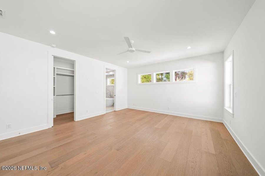 Spacious, unfurnished interior of a new home in , Atlantic Beach (Image 43).