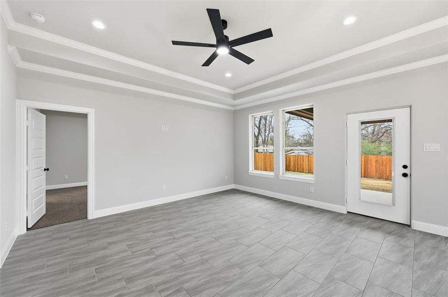 Spacious, unfurnished interior of a new home in , Corsicana (Image 10).