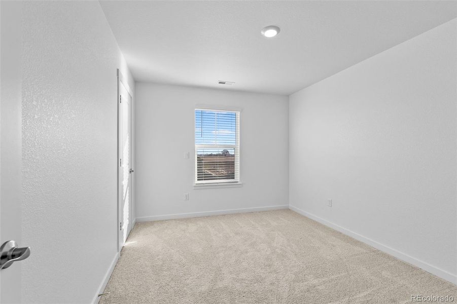 Spacious, unfurnished interior of a new home in Vantage, Berthoud (Image 22).