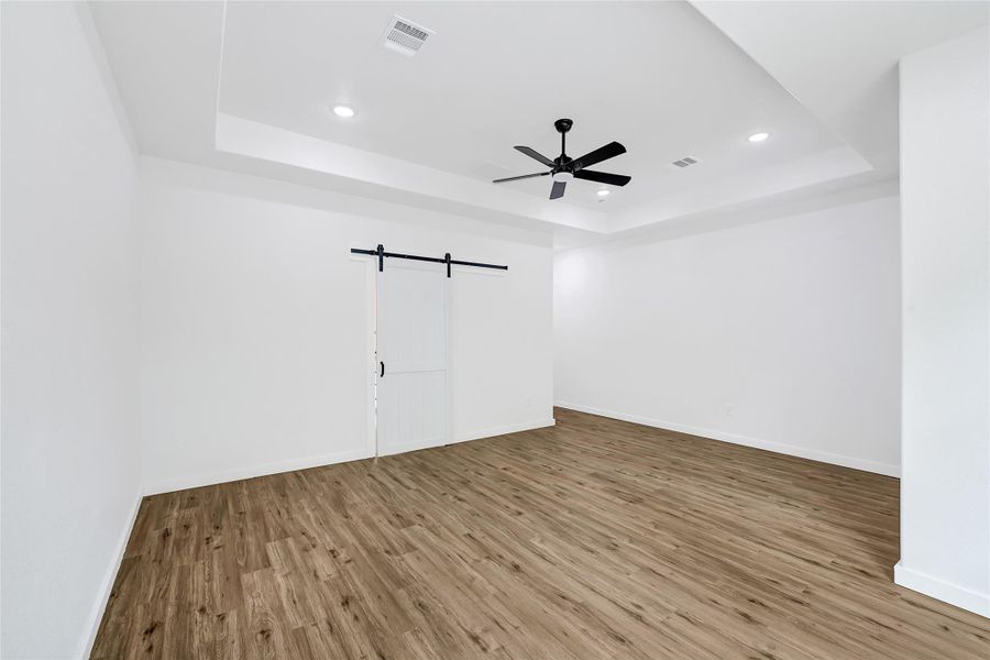 Comfortable additional bedroom with modern design. Comfortable additional bedroom with modern design.