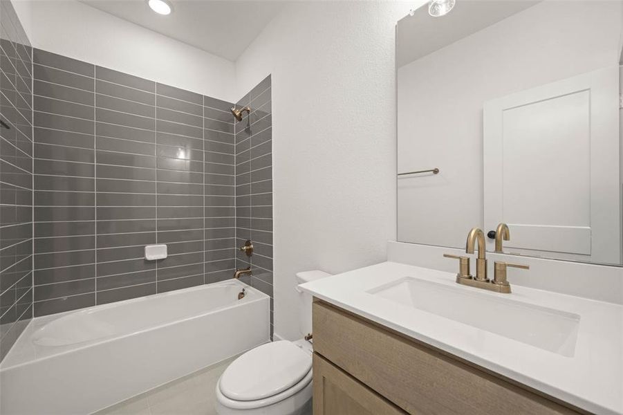 6929 Freight Train- Bathroom-1 6929 Freight Train- Bathroom-1