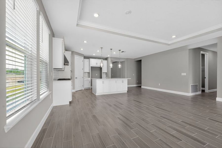 Spacious, unfurnished interior of a new home in Headwaters at Lofton Creek, Yulee (Image 19).