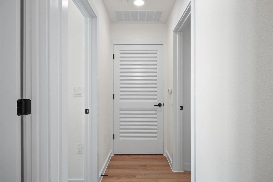 Spacious, unfurnished interior of a new home in , Austin (Image 24).