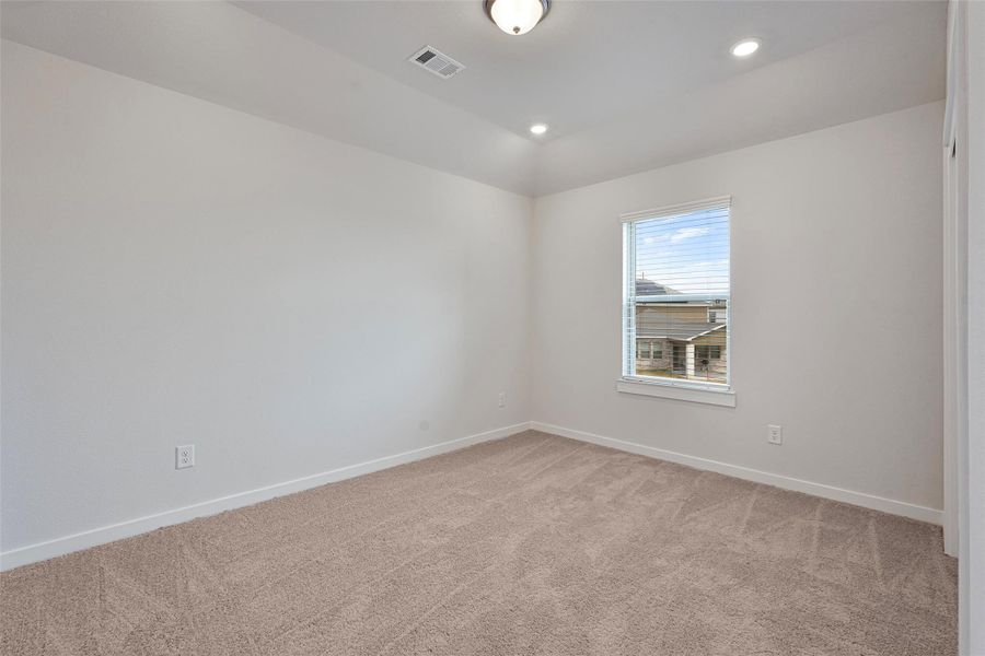 Spacious, unfurnished interior of a new home in Glendale Lakes, Arcola (Image 17).