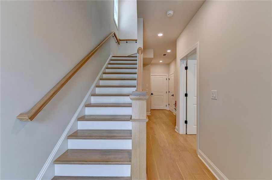 Spacious, unfurnished interior of a new home in , Alpharetta (Image 23).
