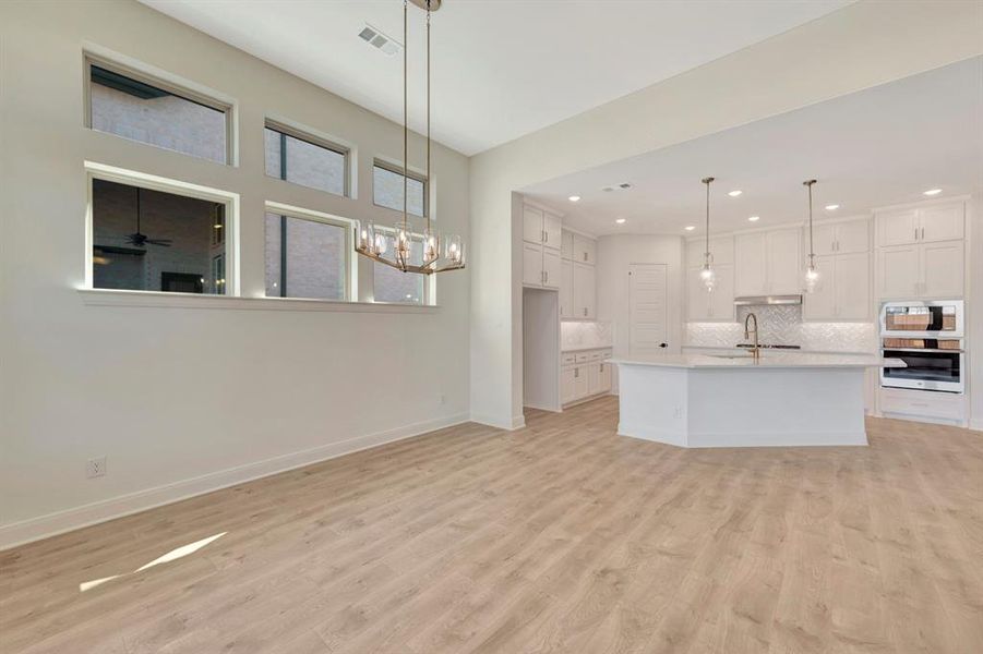 Spacious, unfurnished interior of a new home in Sandbrock Ranch, Aubrey (Image 31). Spacious, unfurnished interior of a new home in Sandbrock Ranch, Aubrey (Image 31).