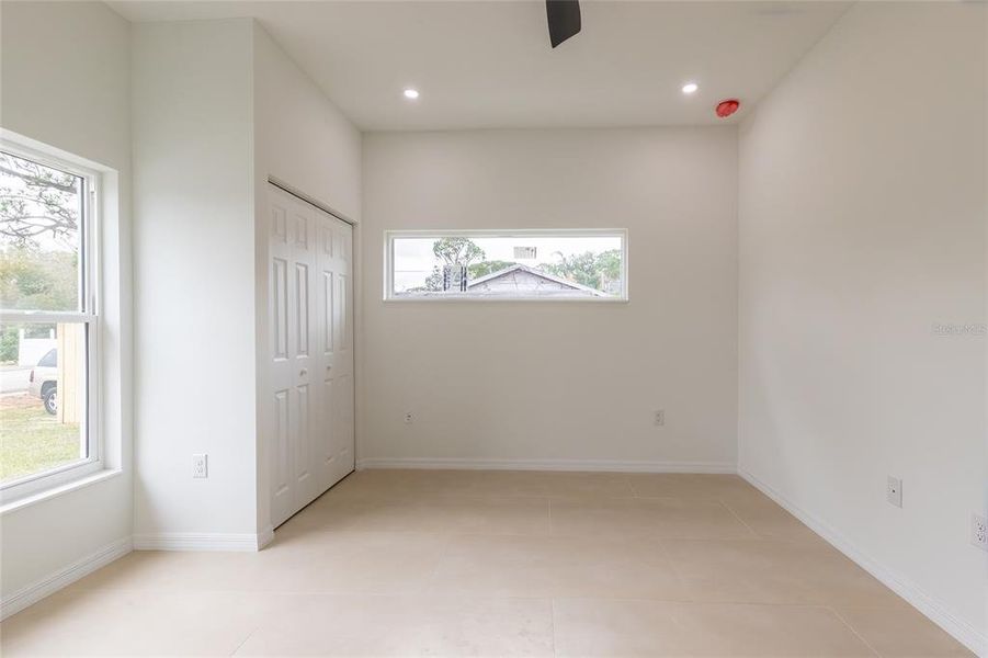 Spacious, unfurnished interior of a new home in , Sebring (Image 59).