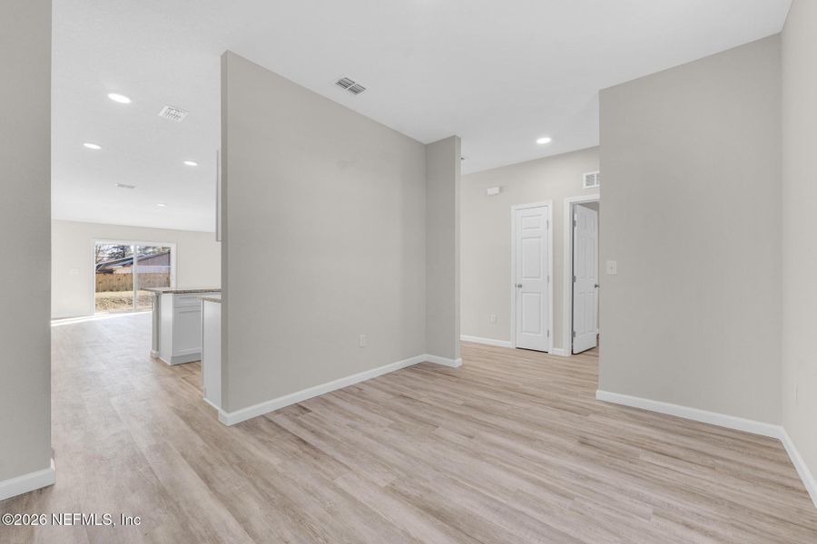 Spacious, unfurnished interior of a new home in , Jacksonville (Image 36).
