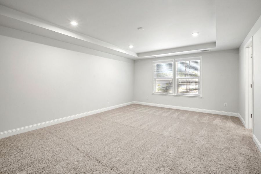 Spacious, unfurnished interior of a new home in Waterways, Richmond Hill (Image 23).
