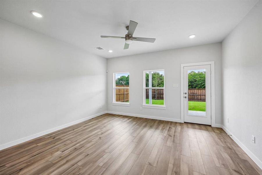 Spacious, unfurnished interior of a new home in Overland Grove, Forney (Image 16).