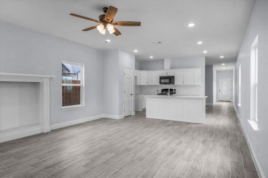 Spacious, unfurnished interior of a new home in , Fort Worth (Image 13).