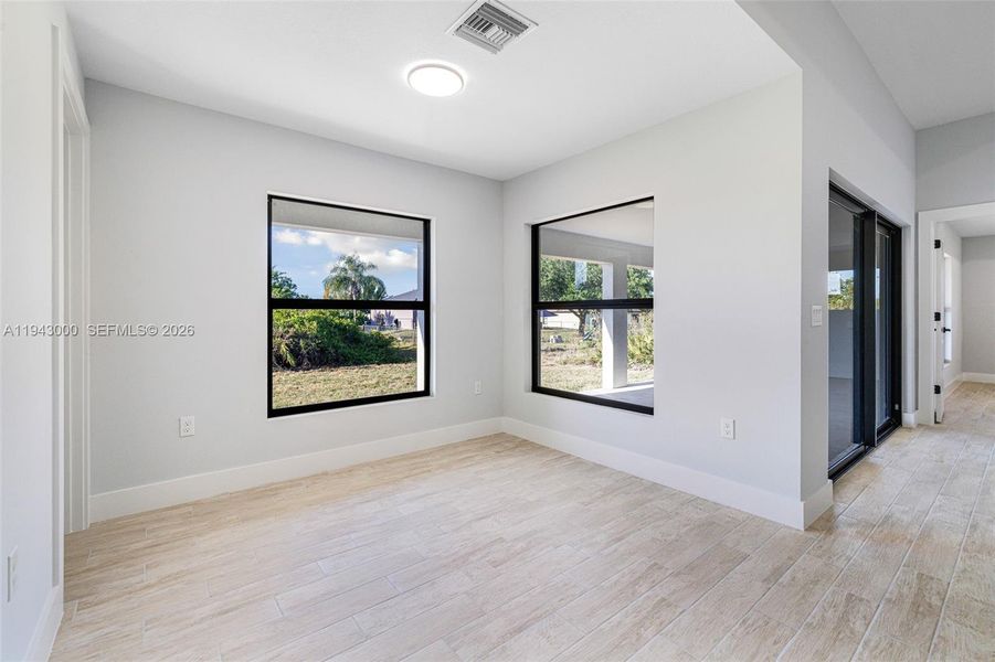 Spacious, unfurnished interior of a new home in , Lehigh Acres (Image 30).