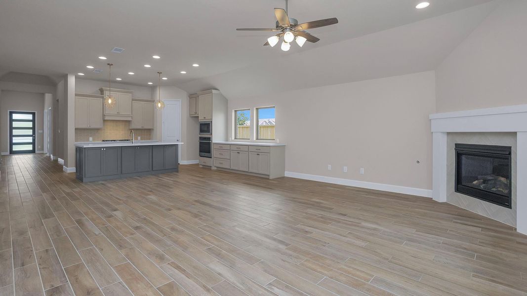 Spacious, unfurnished interior of a new home in Grand Central Park 50', Conroe (Image 10). Spacious, unfurnished interior of a new home in Grand Central Park 50', Conroe (Image 10).