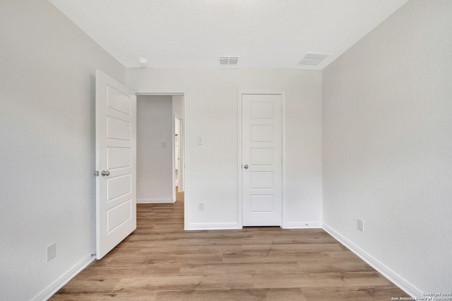 Spacious, unfurnished interior of a new home in Greenspoint Heights, Seguin (Image 31).