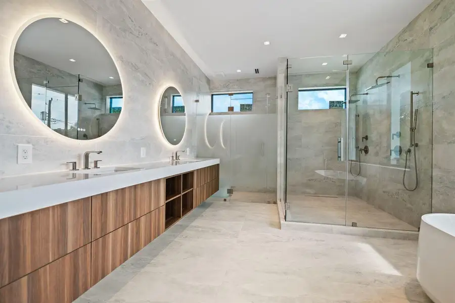 29-web-or-mls-607-ne-17th-ave