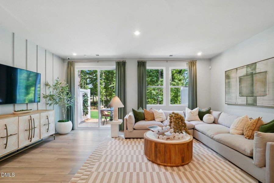 CLT_STS_AuroraModelWOW_greatroom2