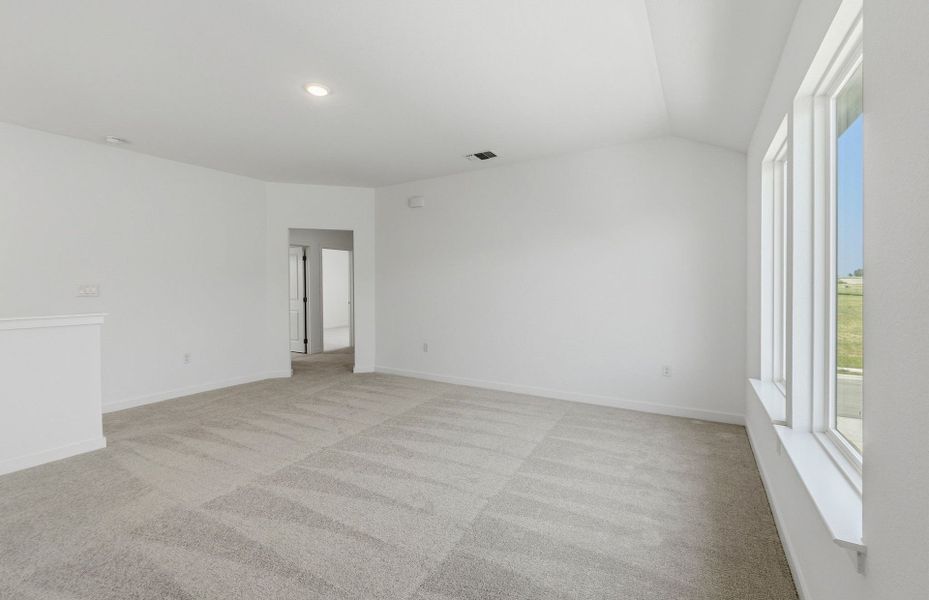 Spacious, unfurnished interior of a new home in Kuempel Farms, Pflugerville (Image 15).