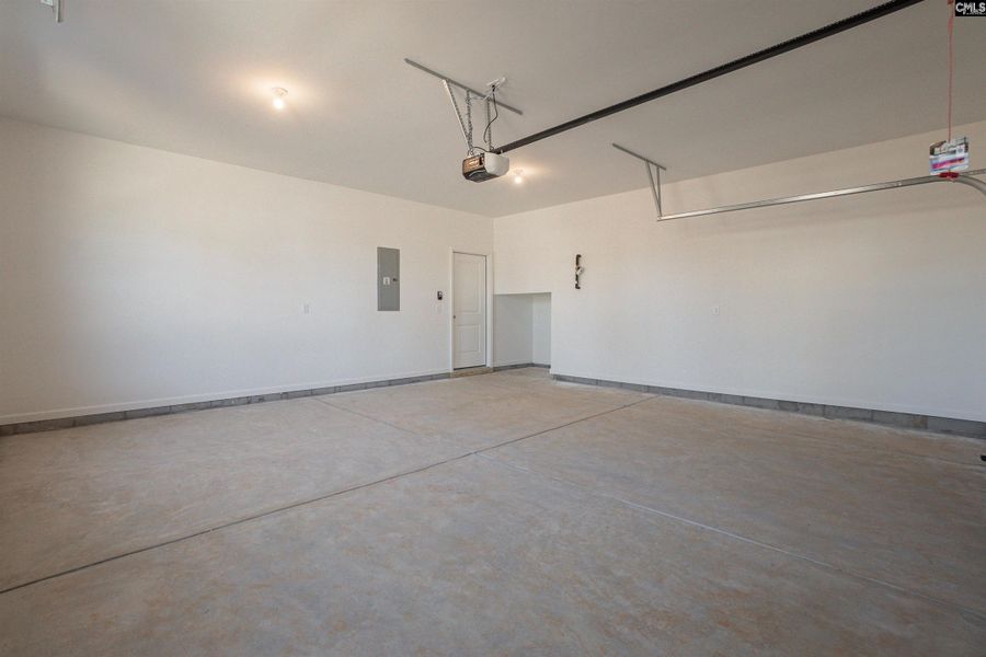 Spacious, unfurnished interior of a new home in The Cove, Sumter (Image 33).