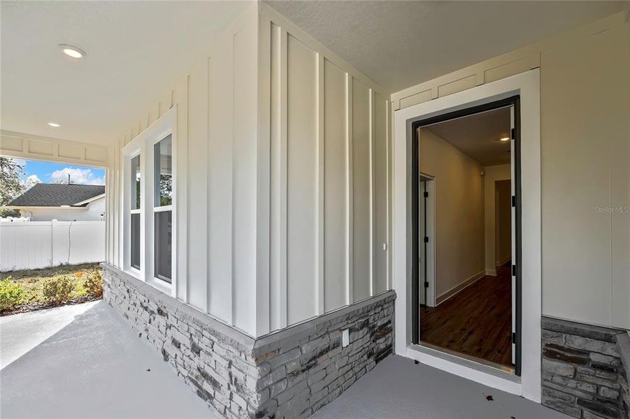 Exterior details and patio area of a home in , Spring Hill (Image 4).