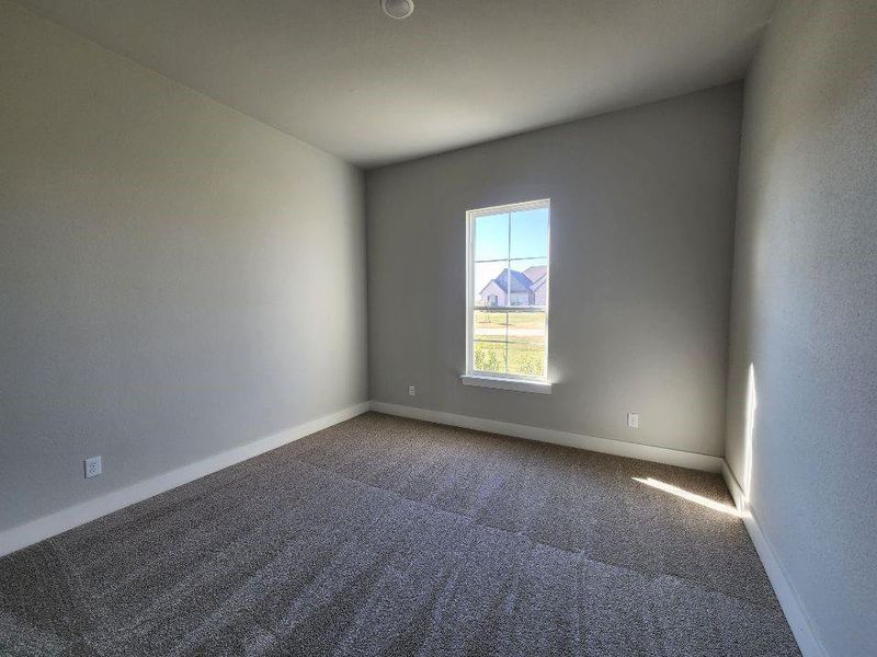 Spacious, unfurnished interior of a new home in Rocky Top, Krum (Image 12).