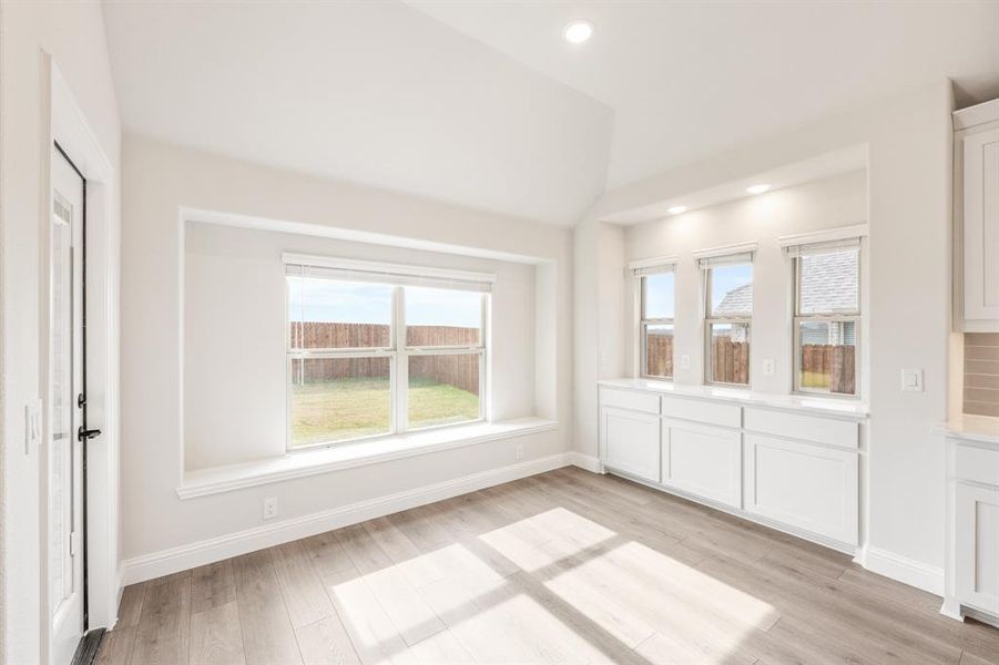 Spacious, unfurnished interior of a new home in Ridge Ranch, Mesquite (Image 28).