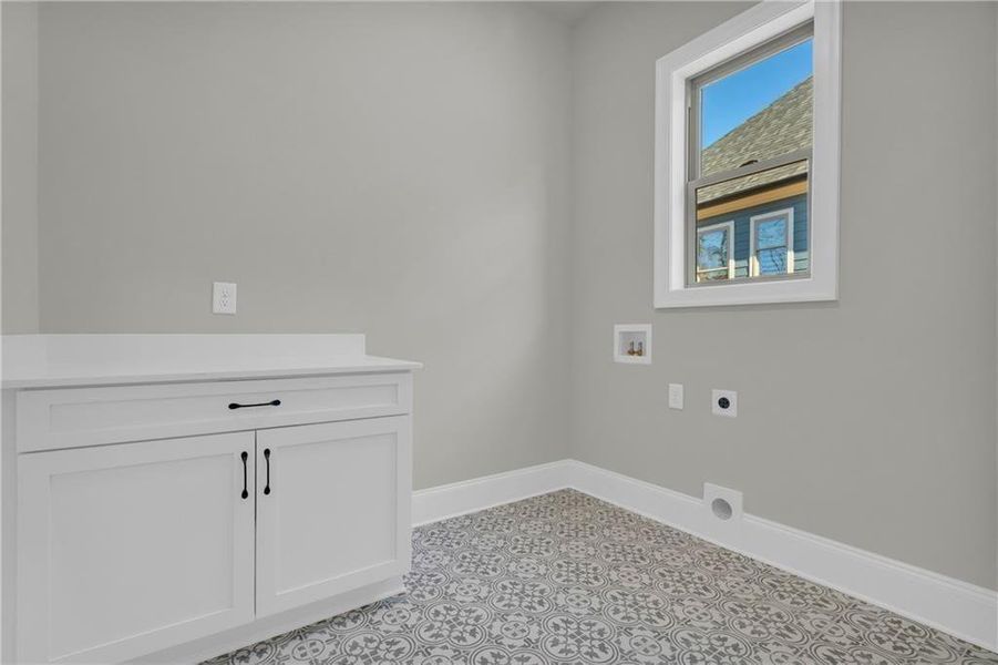 Spacious, unfurnished interior of a new home in , Gainesville (Image 37).