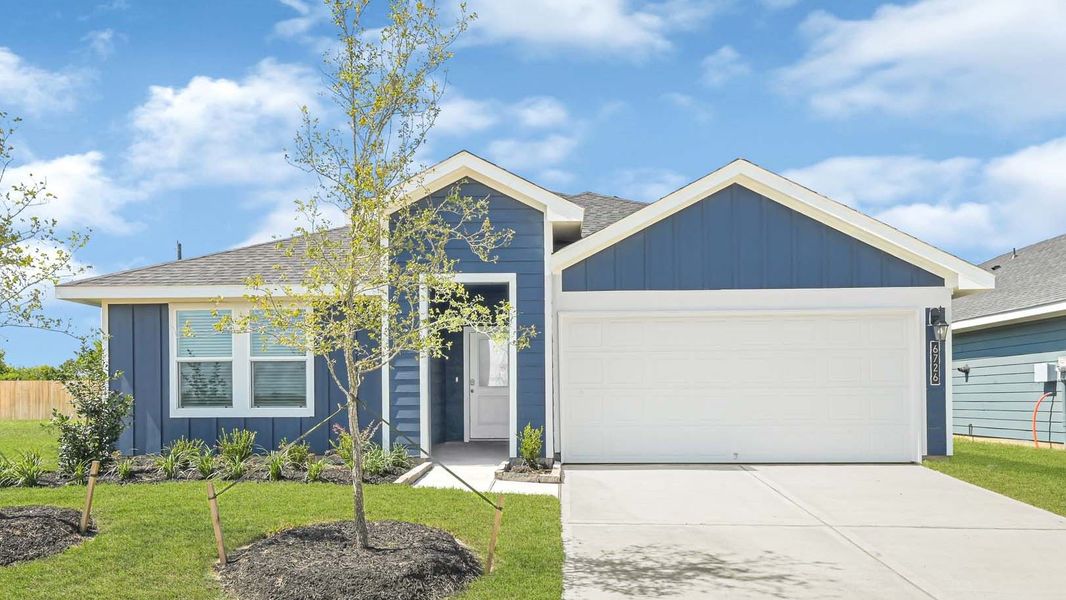 Front exterior of a new home in Holly Ridge, Rosenberg, TX, highlighting curb appeal (Image 2). Front exterior of a new home in Holly Ridge, Rosenberg, TX, highlighting curb appeal (Image 2).