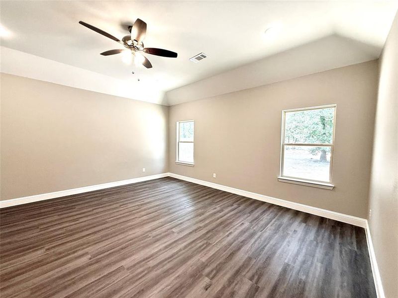 Spacious, unfurnished interior of a new home in , Lake Kiowa (Image 11).