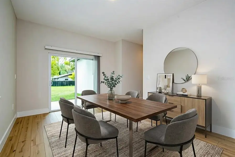 Furnished interior view inside a new home in , Orlando (Image 8).