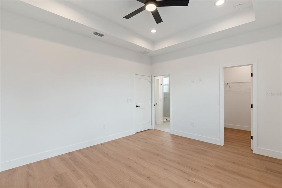 Spacious, unfurnished interior of a new home in , Tampa (Image 49).