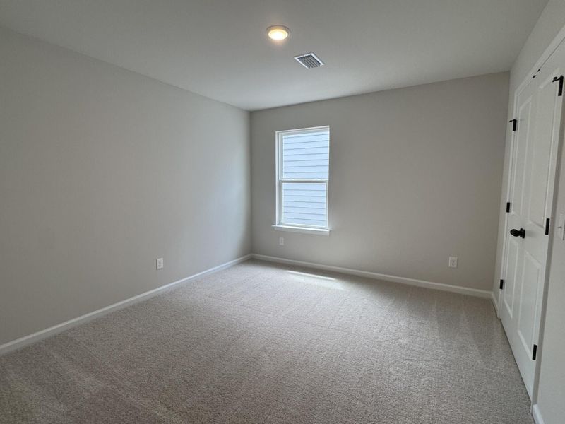 Spacious, unfurnished interior of a new home in Tea Farm, Ravenel (Image 31).