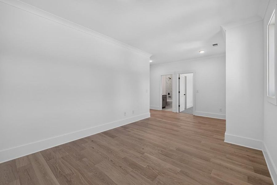 Spacious, unfurnished interior of a new home in Livingstone Park, Kennesaw (Image 26).