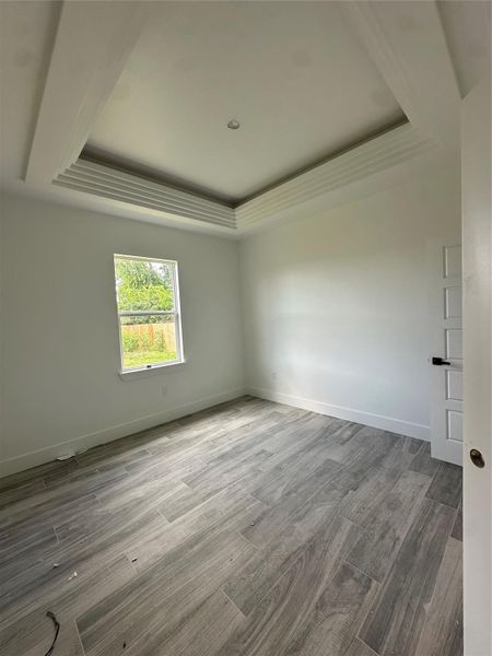 Spacious, unfurnished interior of a new home in , Clute (Image 6).