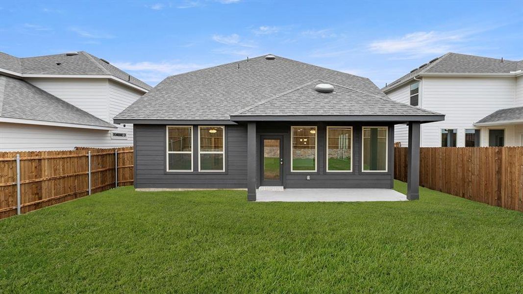 28. 1716 Edgeway - Back