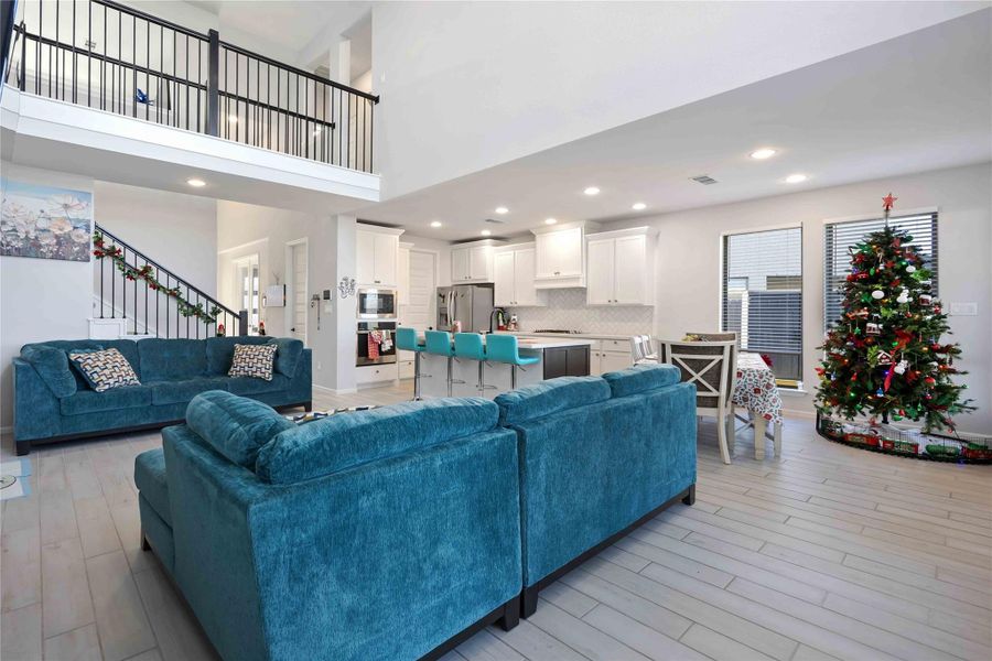 Livingroom and sight of loft