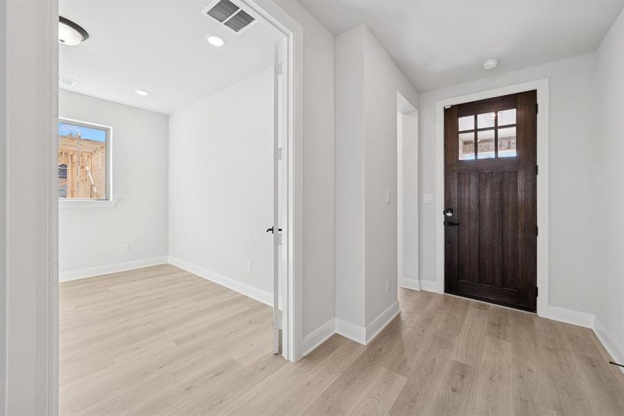 Spacious, unfurnished interior of a new home in Mantua Point Classics, Van Alstyne (Image 27). Spacious, unfurnished interior of a new home in Mantua Point Classics, Van Alstyne (Image 27).