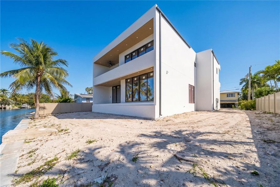 Exterior details and patio area of a home in , Fort Lauderdale (Image 4).