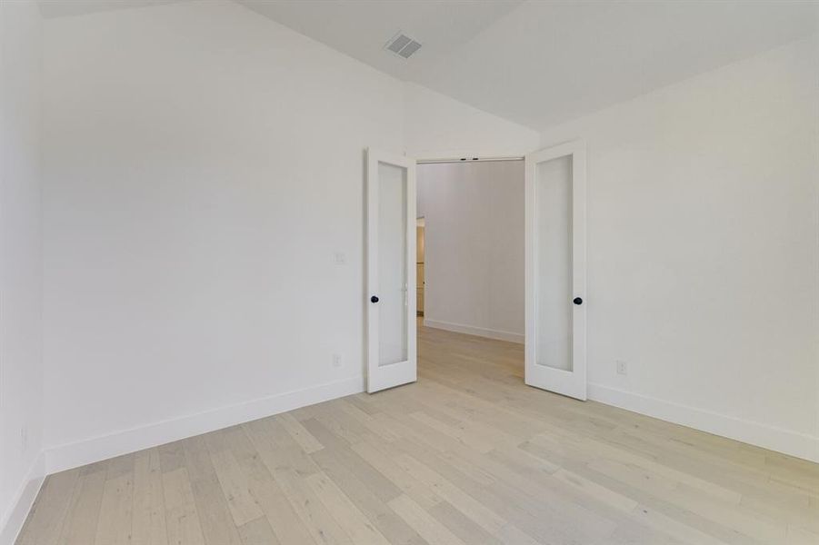 Spacious, unfurnished interior of a new home in BridgeWater, Midlothian (Image 21).