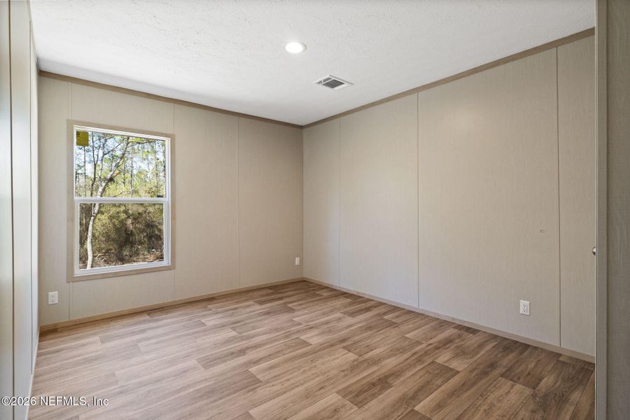 Spacious, unfurnished interior of a new home in , Keystone Heights (Image 21).