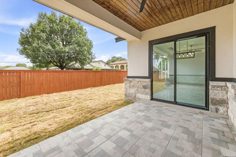 Exterior details and patio area of a home in , Selma (Image 25).