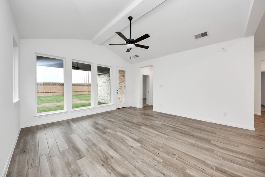 Spacious, unfurnished interior of a new home in Elyson, Katy (Image 12).