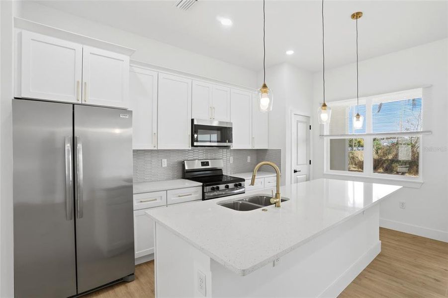 Furnished interior view inside a new home in , Orlando (Image 10).