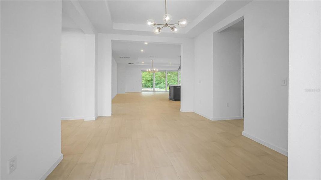 Spacious, unfurnished interior of a new home in Cresswind at Hammock Oaks, Lady Lake (Image 38).